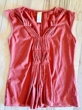 Anthropologie Women’s Rust Red Pleated V-Neck Cap Sleeve Top